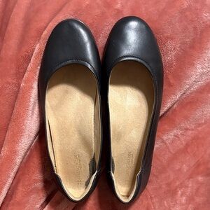 Naturalizer Black Leather Flats